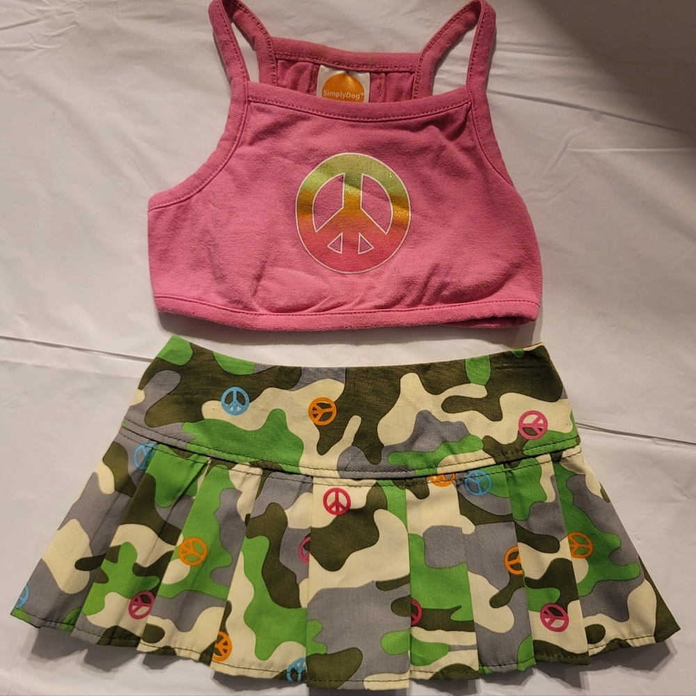 NWOT 2 pc. Camo peace shirt set Size M Simply Dog adorable and sassy 🐾